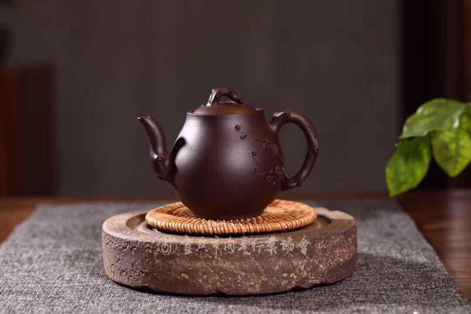 1592363583779991.jpg 梅花三弄壶.jpg