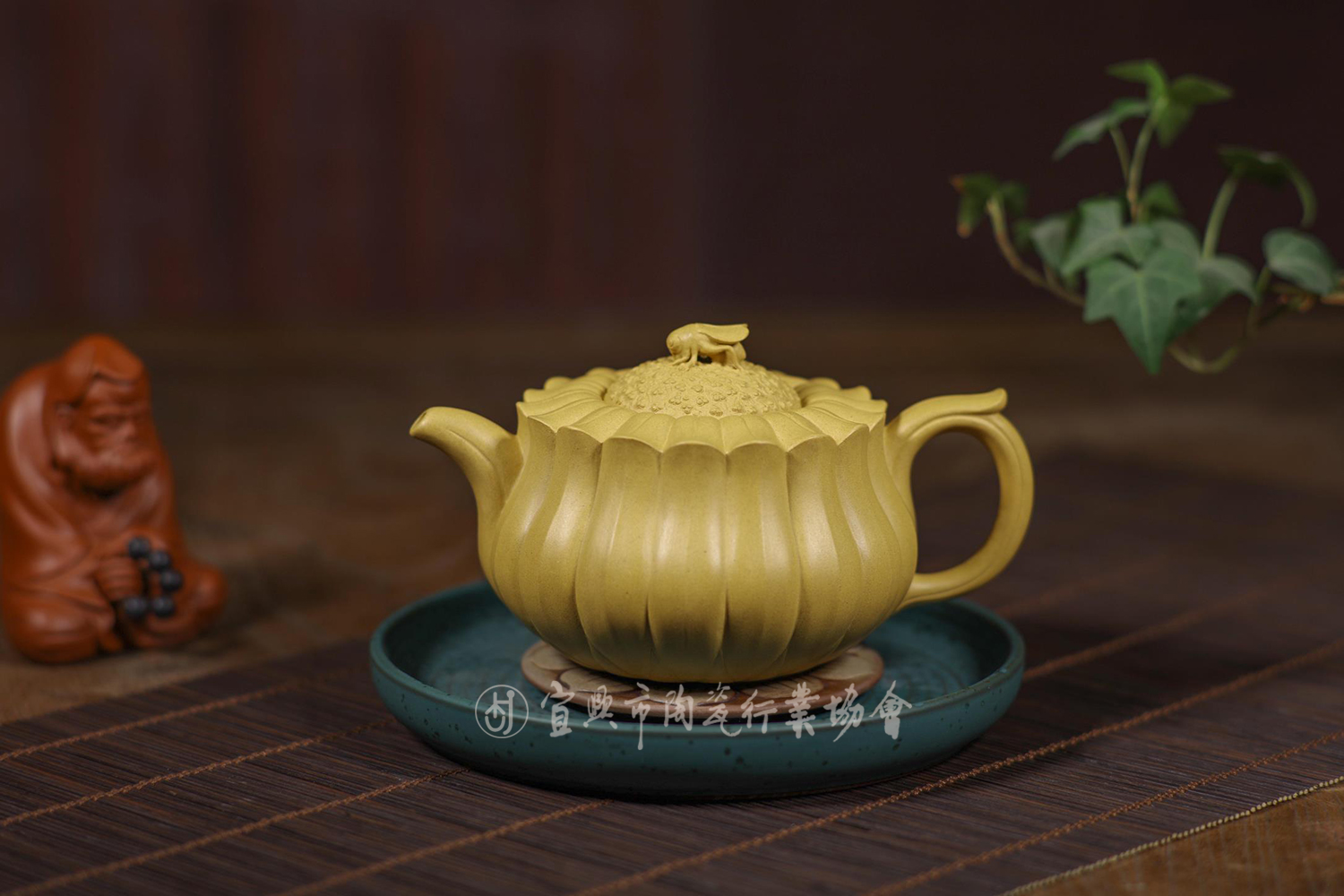 蜂菊壶1.jpg