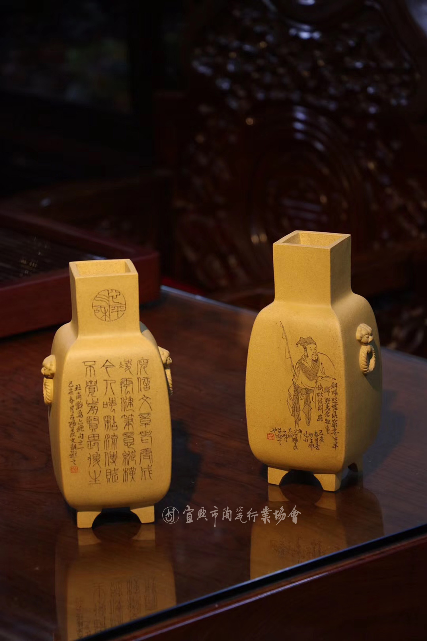 兽耳对瓶1.jpg