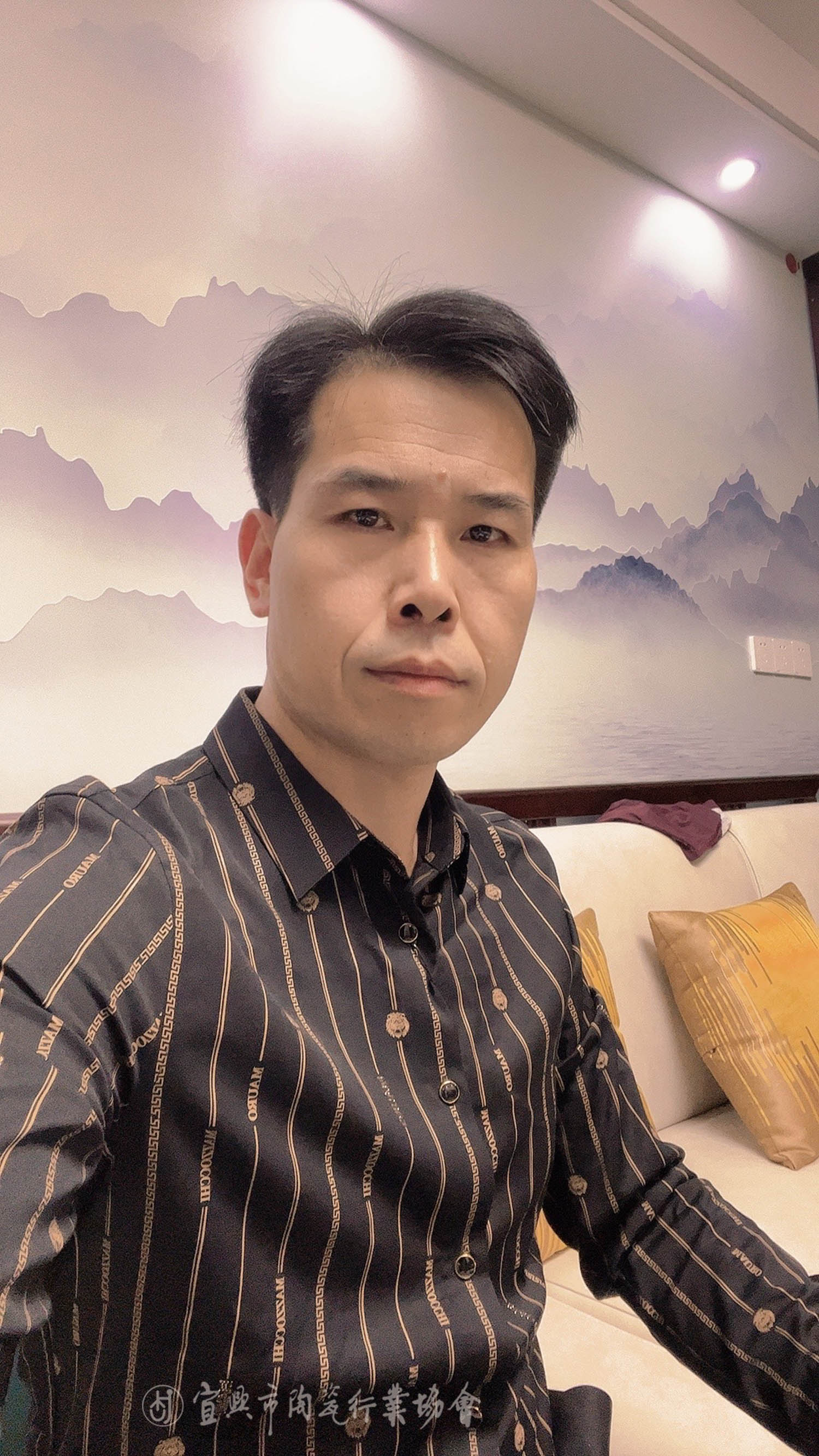 1703046446778246.jpg 人物3.jpg