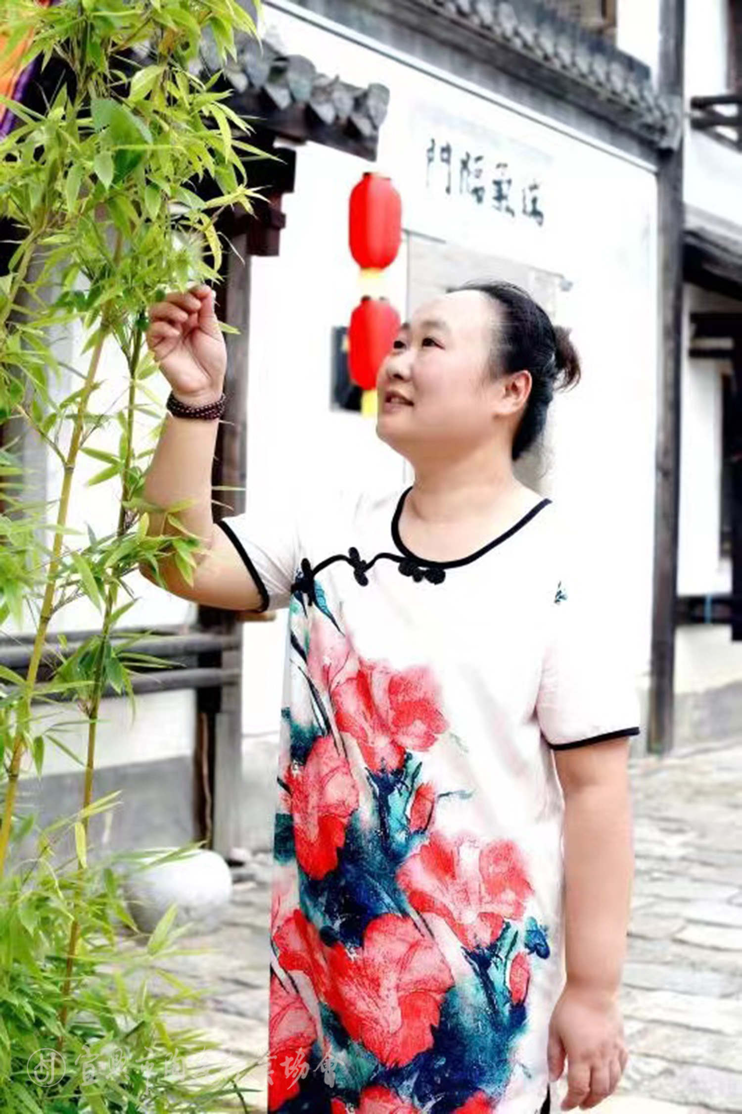 1703253213323188.jpg 人物3.jpg