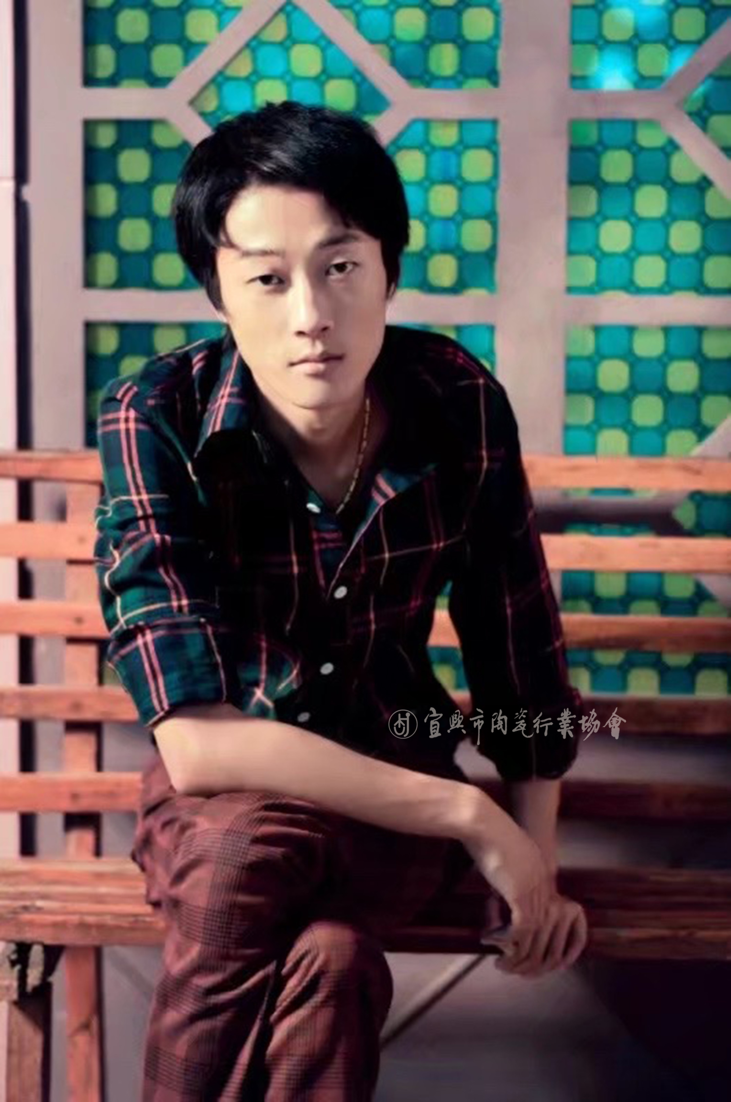 1703597949237001.jpg 人物3.jpg