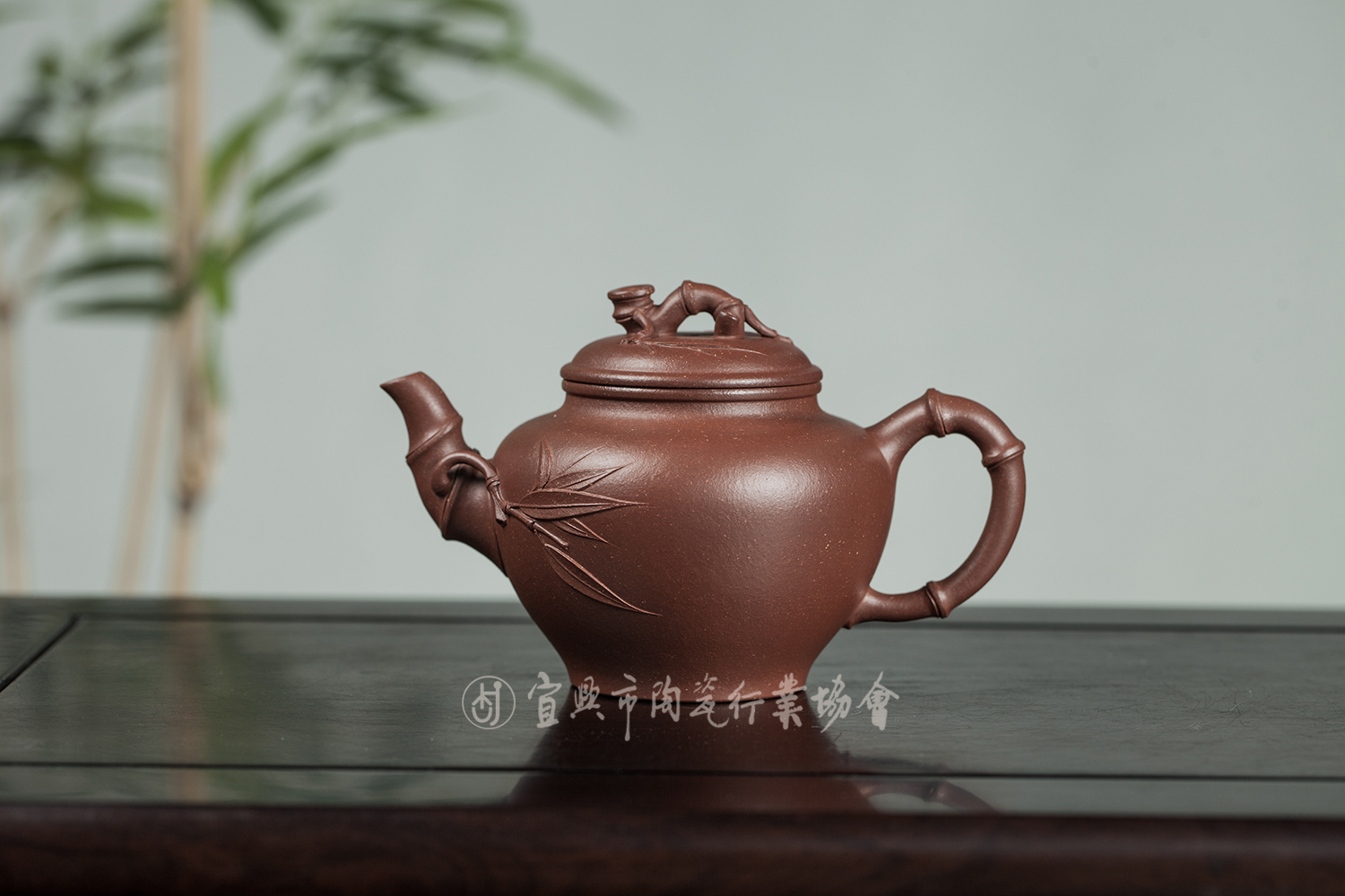 1718682237529450.jpg 4虚怀若竹壶.jpg