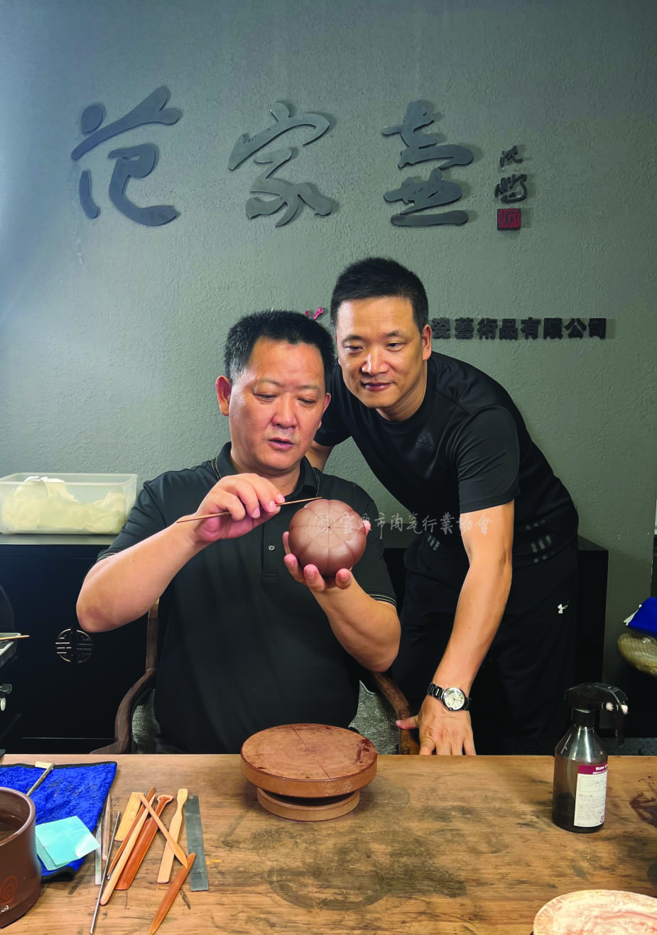 1766996429385401.jpg 人物照2.jpg