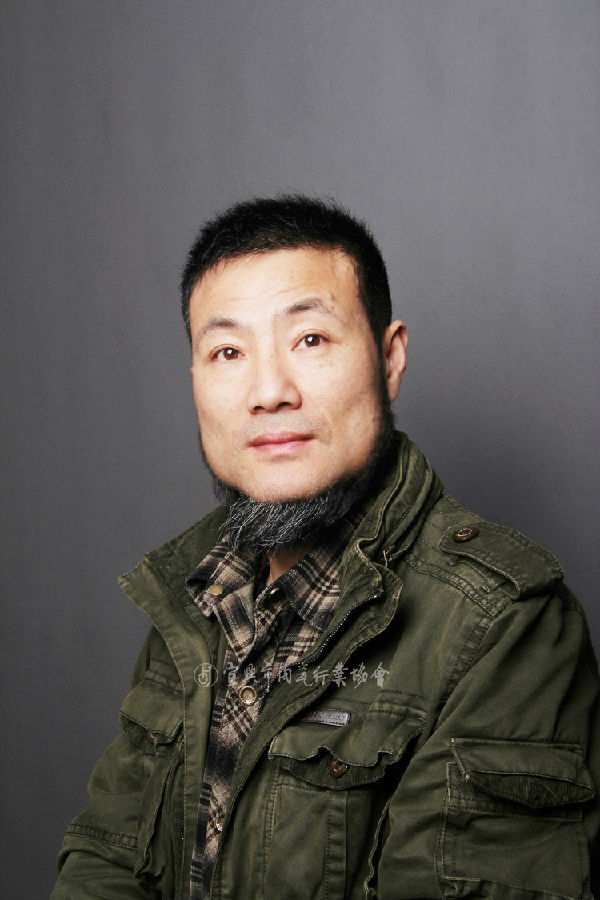 曹建国肖像照2.jpg
