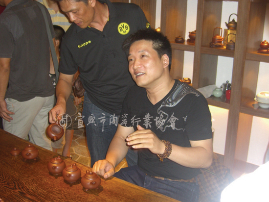 参加广东壶友(养壶大赛)评委.jpg